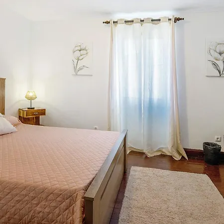 Casa Dona Isaura بيت للعطل